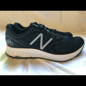 Women’s New Balance 890 V6 (BRAND NEW)